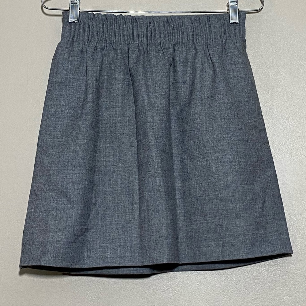 Nwt J Crew || a woman’s gray mini Skirt size 0